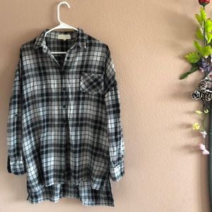 grey oversized flannel 🌾